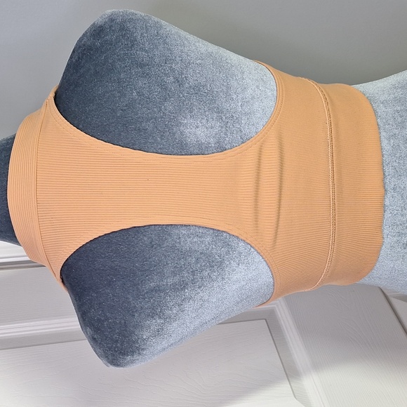 Aerie Offline Ribbed Lace Up Sports Bra - Picture 5 of 12